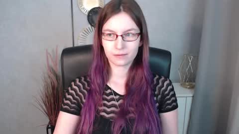 Snapshot of emma_lust94 chatting on 01/15/25, 10:06 emma online show from 01/15/25, 10:06