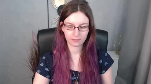 Snapshot of emma_lust94 chatting on 01/17/25, 10:11 emma online show from 01/17/25, 10:11