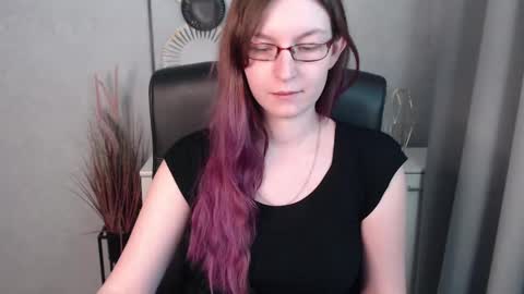 Snapshot of emma_lust94 chatting on 01/22/25, 01:11 emma online show from 01/22/25, 01:11
