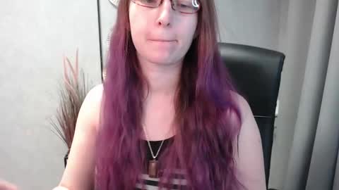 Snapshot of emma_lust94 chatting on 01/23/25, 10:01 emma online show from 01/23/25, 10:01