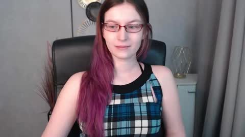Snapshot of emma_lust94 chatting on 01/29/25, 06:43 emma online show from 01/29/25, 06:43