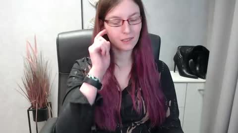 Snapshot of emma_lust94 chatting on 02/01/25, 10:37 emma online show from 02/01/25, 10:37