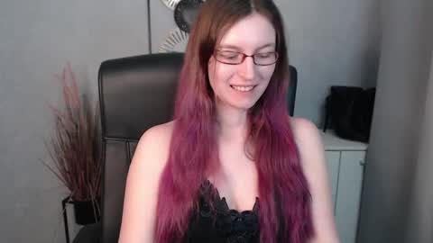 Snapshot of emma_lust94 chatting on 02/03/25, 09:41 emma online show from 02/03/25, 09:41