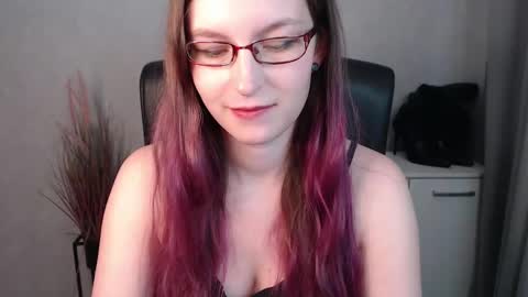 Snapshot of emma_lust94 chatting on 02/04/25, 10:10 emma online show from 02/04/25, 10:10
