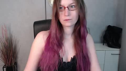 Snapshot of emma_lust94 chatting on 02/14/25, 07:07 emma online show from 02/14/25, 07:07
