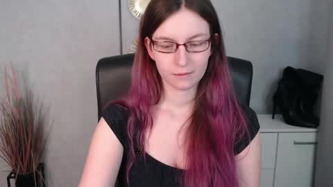 Snapshot of emma_lust94 chatting on 02/14/25, 10:17 emma online show from 02/14/25, 10:17