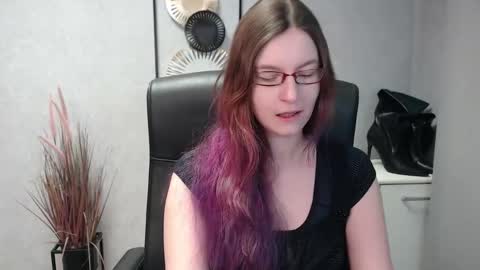 Snapshot of emma_lust94 chatting on 02/18/25, 06:37 emma online show from 02/18/25, 06:37