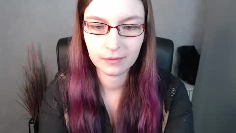 Snapshot of emma_lust94 chatting on 02/19/25, 10:12 emma online show from 02/19/25, 10:12