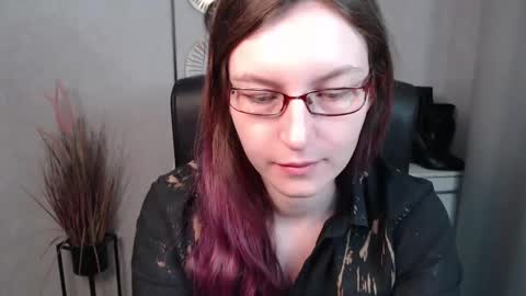 Snapshot of emma_lust94 chatting on 02/25/25, 09:31 emma online show from 02/25/25, 09:31