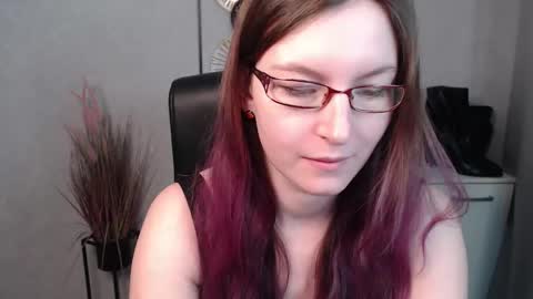 Snapshot of emma_lust94 chatting on 02/26/25, 07:09 emma online show from 02/26/25, 07:09