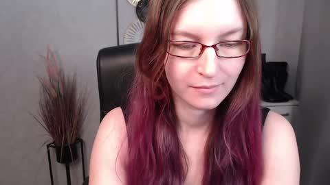Snapshot of emma_lust94 chatting on 02/27/25, 10:26 emma online show from 02/27/25, 10:26
