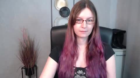 Snapshot of emma_lust94 chatting on 03/03/25, 10:28 emma online show from 03/03/25, 10:28