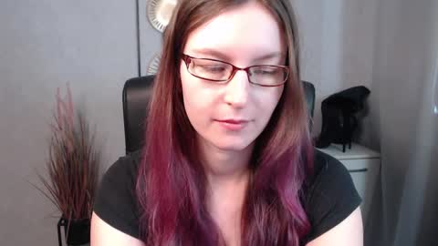 Snapshot of emma_lust94 chatting on 03/04/25, 10:24 emma online show from 03/04/25, 10:24