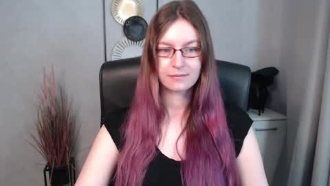 Snapshot of emma_lust94 chatting on 03/05/25, 10:33 emma online show from 03/05/25, 10:33