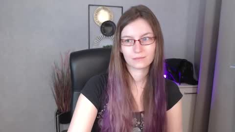 Snapshot of emma_lust94 chatting on 09/18/25, 05:42 emma online show from 09/18/25, 05:42