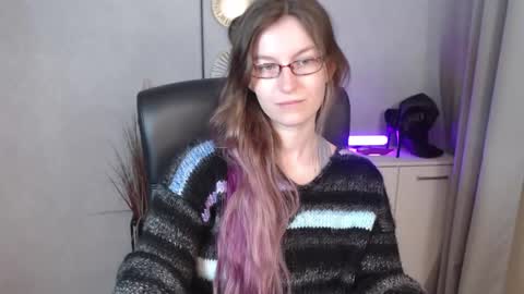 Snapshot of emma_lust94 chatting on 09/22/25, 05:31 emma online show from 09/22/25, 05:31