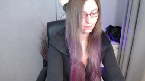Snapshot of emma_lust94 chatting on 10/02/25, 05:36 emma online show from 10/02/25, 05:36