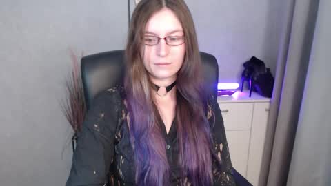 Snapshot of emma_lust94 chatting on 10/07/25, 06:54 emma online show from 10/07/25, 06:54