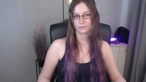 Snapshot of emma_lust94 chatting on 10/20/25, 12:27 emma online show from 10/20/25, 12:27
