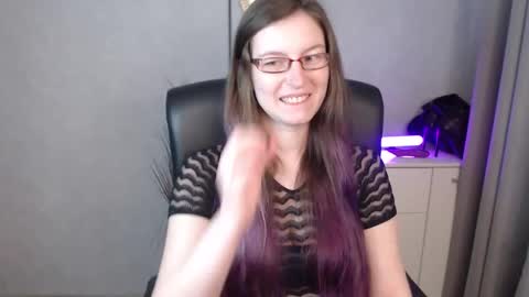 Snapshot of emma_lust94 chatting on 10/23/25, 07:07 emma online show from 10/23/25, 07:07