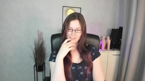emma online show from 05/12/26, 06:32