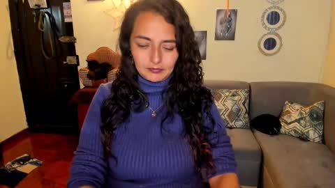 Snapshot of emma_luxy chatting on 03/04/25, 01:12 emma luxy online show from 03/04/25, 01:12