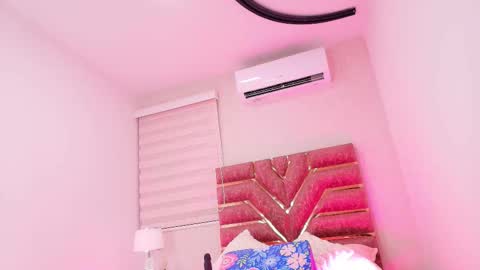 emma online show from 11/04/25, 12:04