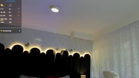 Emma  online show from 09/26/25, 12:20