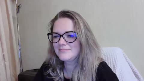 emma_misty_ online show from 09/23/25, 04:32