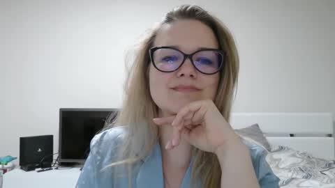 emma_misty_ online show from 02/18/26, 07:43