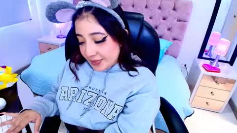 Emma Monserratt online show from 12/05/25, 04:58