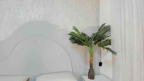 Snapshot of emma_morgann chatting on 03/04/26, 11:27 Emma Morgann online show from 03/04/26, 11:27