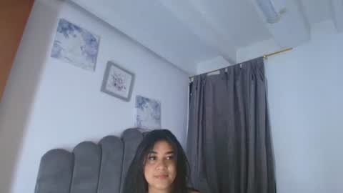 Snapshot of emma_saenz01 chatting on 07/07/26, 11:14 emma_saenz01 online show from 07/07/26, 11:14