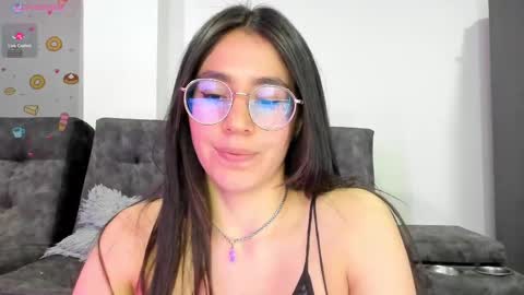 Snapshot of emma_sandovaal chatting on 02/14/25, 07:59 Emma online show from 02/14/25, 07:59