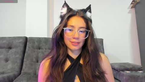 Snapshot of emma_sandovaal chatting on 05/17/26, 05:27 Emma online show from 05/17/26, 05:27