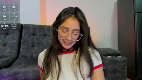 Snapshot of emma_sandovaal chatting on 06/17/26, 05:54 Emma online show from 06/17/26, 05:54