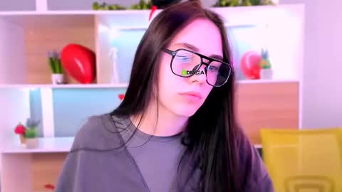 emma_swee online show from 02/20/26, 06:10