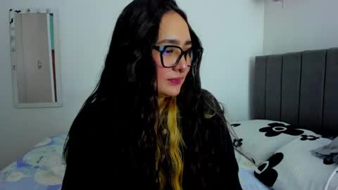 Emma online show from 04/17/26, 01:41