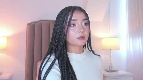 Snapshot of emma_torres__ chatting on 06/07/26, 12:31 Ema online show from 06/07/26, 12:31