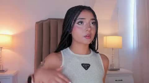 Snapshot of emma_torres__ chatting on 06/14/26, 12:29 Ema online show from 06/14/26, 12:29