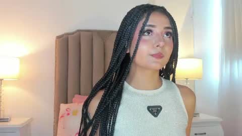 Snapshot of emma_torres__ chatting on 06/24/26, 12:26 Ema online show from 06/24/26, 12:26