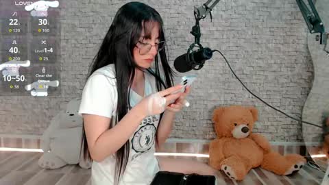 Snapshot of emma_unu chatting on 05/01/26, 03:00 Emma online show from 05/01/26, 03:00