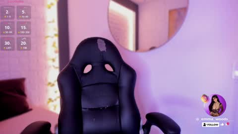 Snapshot of emma_woods__ chatting on 12/29/24, 12:12 emma_woods__ online show from 12/29/24, 12:12