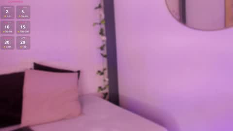 Snapshot of emma_woods__ chatting on 12/30/24, 03:35 emma_woods__ online show from 12/30/24, 03:35