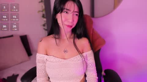 Snapshot of emma_woods__ chatting on 01/02/25, 12:24 emma_woods__ online show from 01/02/25, 12:24