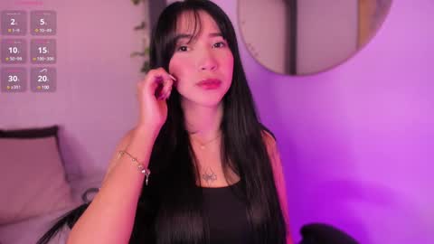 Snapshot of emma_woods__ chatting on 01/07/25, 11:48 emma_woods__ online show from 01/07/25, 11:48