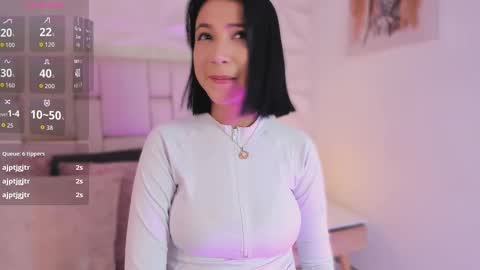 Snapshot of emma_woods__ chatting on 10/02/25, 07:43 emma_woods__ online show from 10/02/25, 07:43