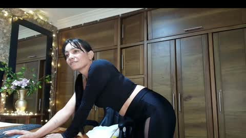 Emma online show from 12/28/24, 07:22