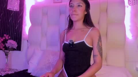 emmaa00_ online show from 04/14/26, 09:15