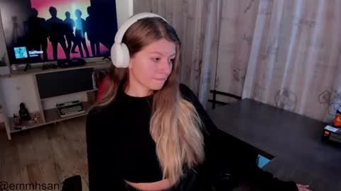 Snapshot of emmaa_hostt chatting on 07/12/26, 12:34 Ema .l. online show from 07/12/26, 12:34